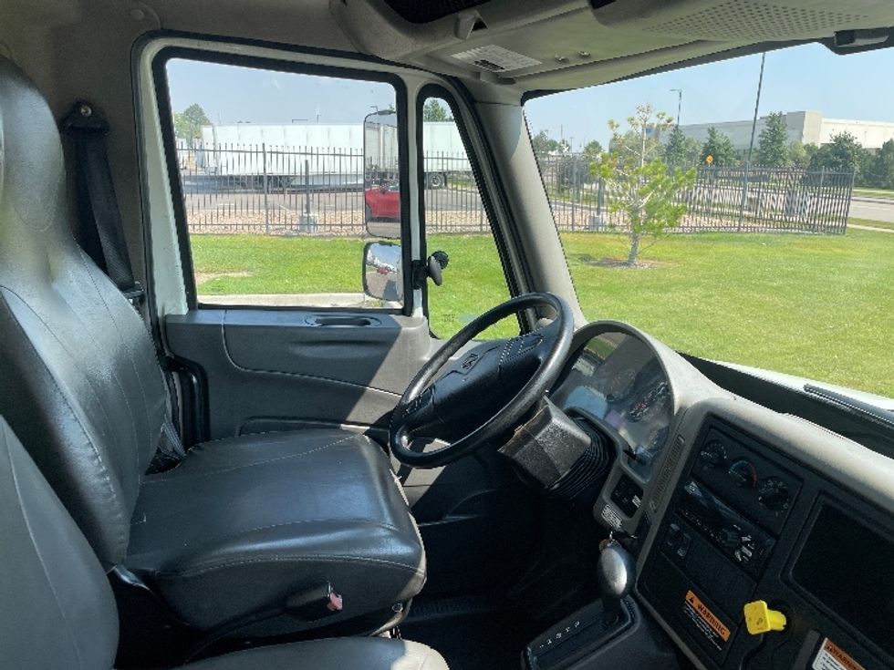 Medium Duty Box Truck-Light and Medium Duty Trucks-International-2019-4300-Greeley-CO-133,747\n\t\tmiles-$ 49,750 - Image 21
