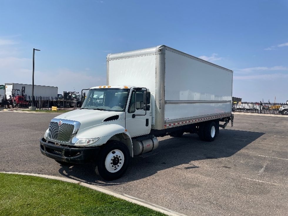 Medium Duty Box Truck-Light and Medium Duty Trucks-International-2019-4300-Greeley-CO-133,747\n\t\tmiles-$ 49,750 - Image 3