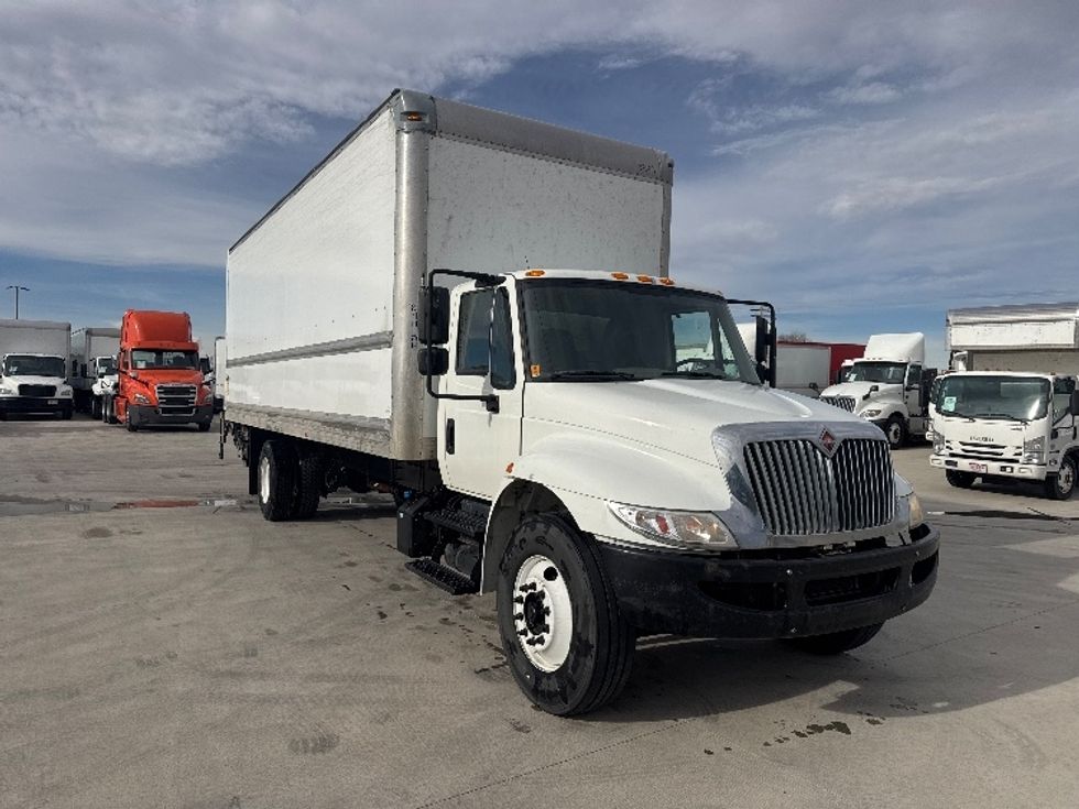 Medium Duty Box Truck-Light and Medium Duty Trucks-International-2019-4300-Greeley-CO-142,799\n\t\tmiles-$ 47,250 - Image 1