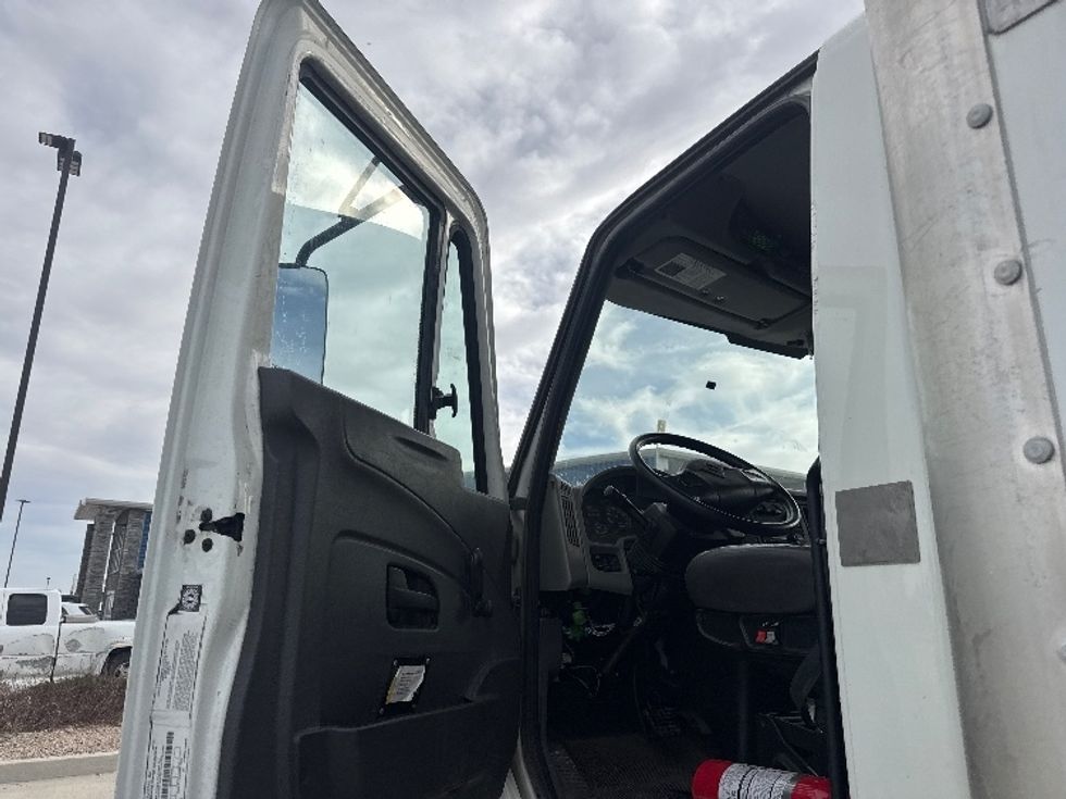 Medium Duty Box Truck-Light and Medium Duty Trucks-International-2019-4300-Greeley-CO-142,799\n\t\tmiles-$ 47,250 - Image 16
