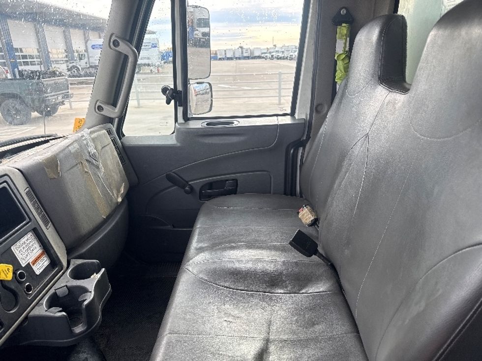 Medium Duty Box Truck-Light and Medium Duty Trucks-International-2019-4300-Greeley-CO-142,799\n\t\tmiles-$ 47,250 - Image 19