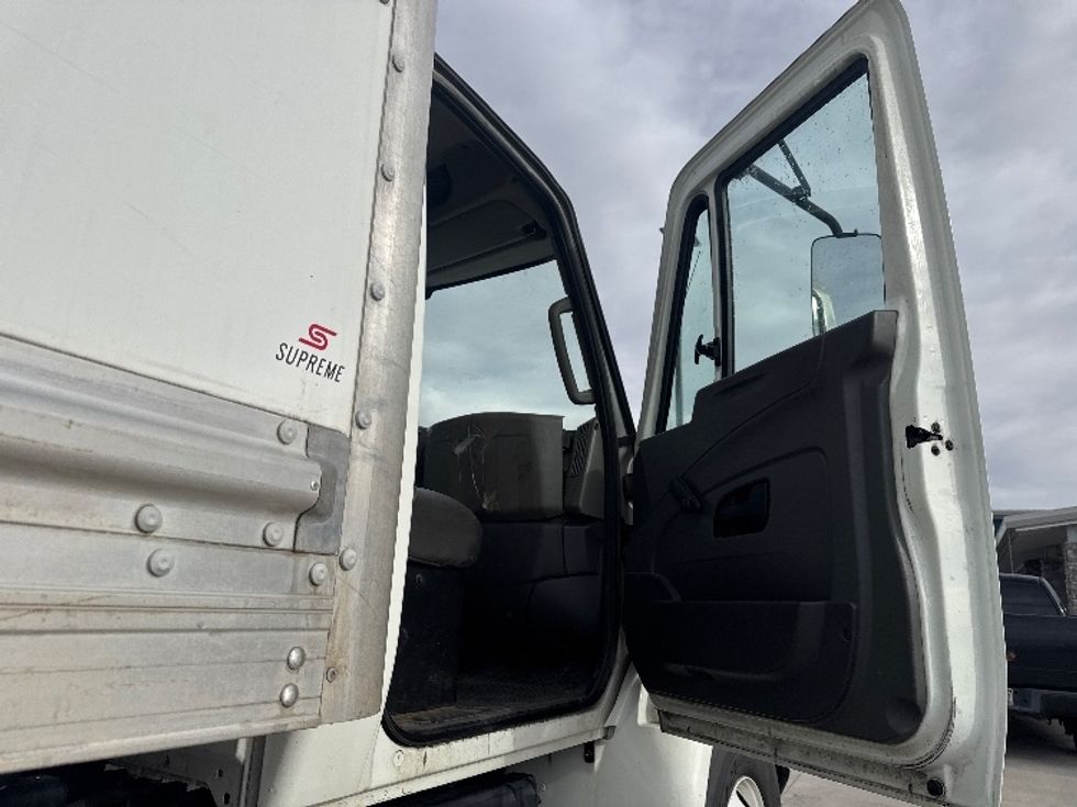 Medium Duty Box Truck-Light and Medium Duty Trucks-International-2019-4300-Greeley-CO-142,799\n\t\tmiles-$ 47,250 - Image 20