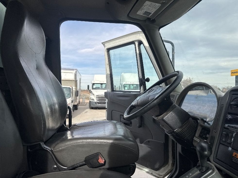 Medium Duty Box Truck-Light and Medium Duty Trucks-International-2019-4300-Greeley-CO-142,799\n\t\tmiles-$ 47,250 - Image 22