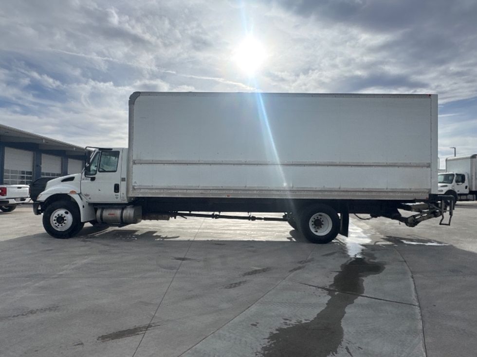 Medium Duty Box Truck-Light and Medium Duty Trucks-International-2019-4300-Greeley-CO-142,799\n\t\tmiles-$ 47,250 - Image 4