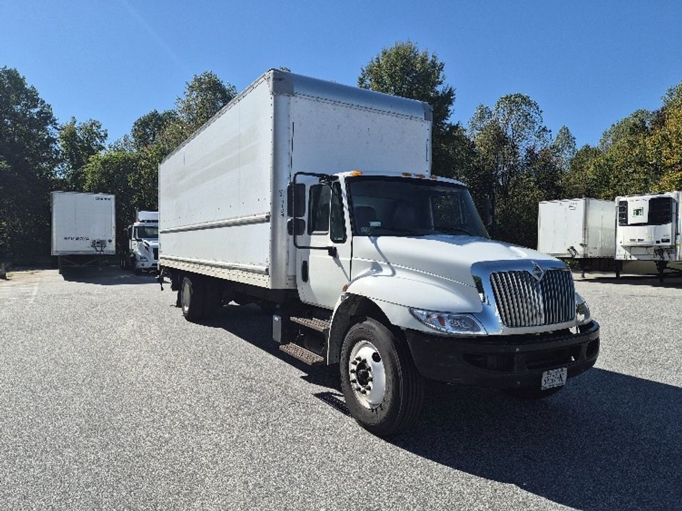 Medium Duty Box Truck-Light and Medium Duty Trucks-International-2019-4300-Greensboro-NC-377,024\n\t\tmiles-$ 20,000 - Image 1