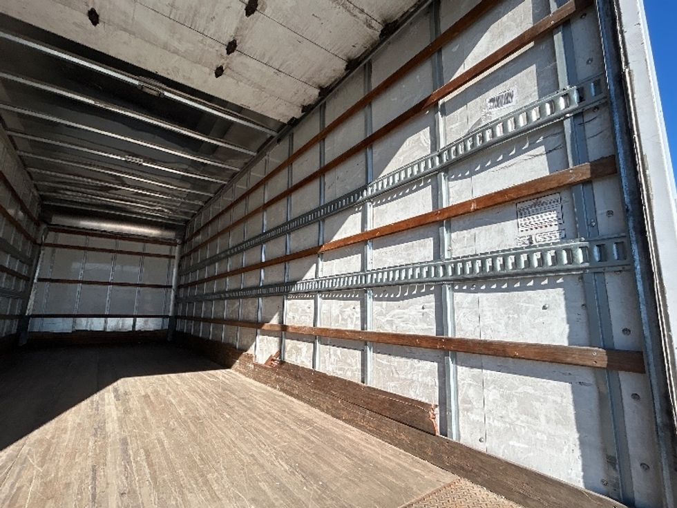 Medium Duty Box Truck-Light and Medium Duty Trucks-International-2019-4300-Hammond-LA-183,447\n\t\tmiles-$ 42,250 - Image 12