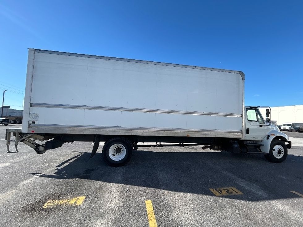 Medium Duty Box Truck-Light and Medium Duty Trucks-International-2019-4300-Hammond-LA-183,447\n\t\tmiles-$ 42,250 - Image 15
