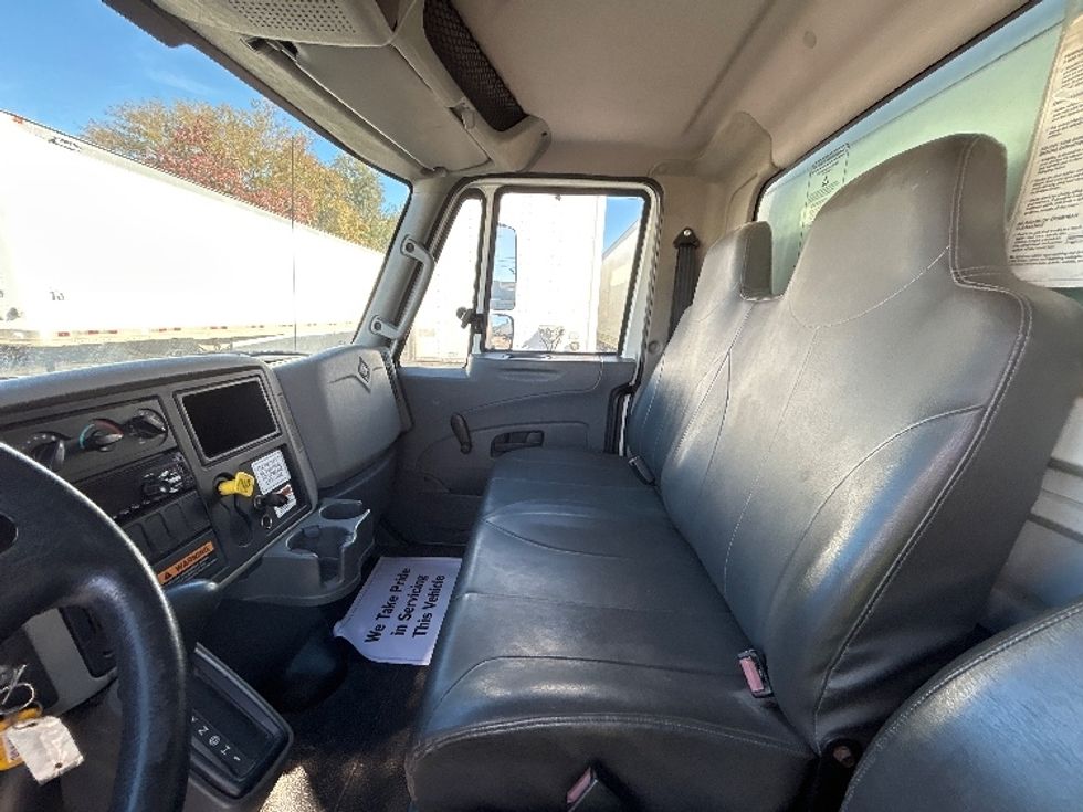 Medium Duty Box Truck-Light and Medium Duty Trucks-International-2019-4300-Hammond-LA-183,447\n\t\tmiles-$ 42,250 - Image 19