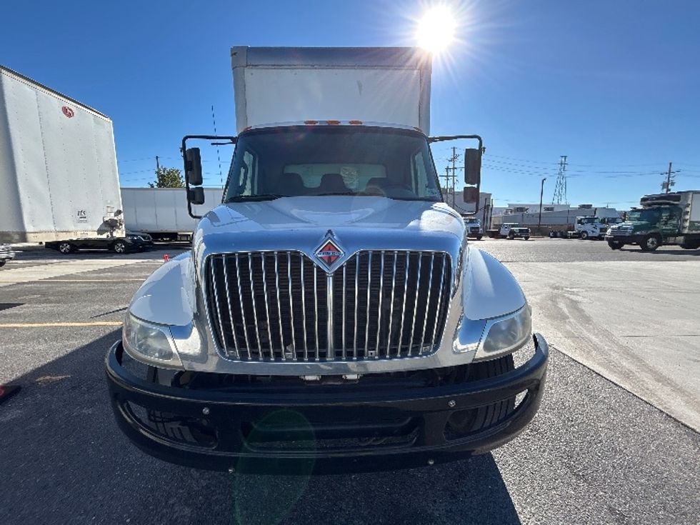Medium Duty Box Truck-Light and Medium Duty Trucks-International-2019-4300-Hammond-LA-183,447\n\t\tmiles-$ 42,250 - Image 2