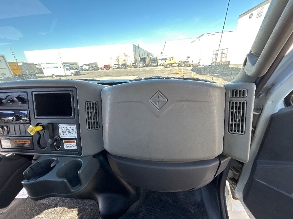 Medium Duty Box Truck-Light and Medium Duty Trucks-International-2019-4300-Hammond-LA-183,447\n\t\tmiles-$ 42,250 - Image 21
