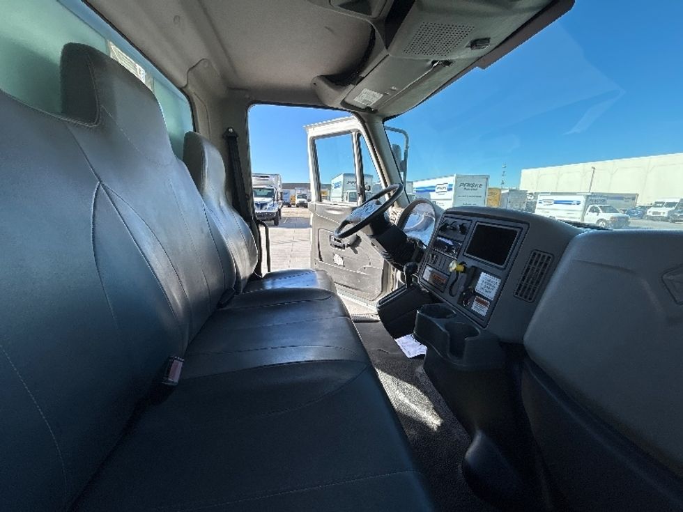 Medium Duty Box Truck-Light and Medium Duty Trucks-International-2019-4300-Hammond-LA-183,447\n\t\tmiles-$ 42,250 - Image 22