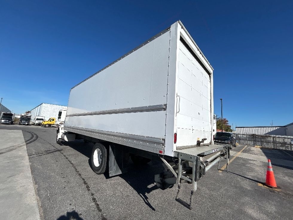 Medium Duty Box Truck-Light and Medium Duty Trucks-International-2019-4300-Hammond-LA-183,447\n\t\tmiles-$ 42,250 - Image 6