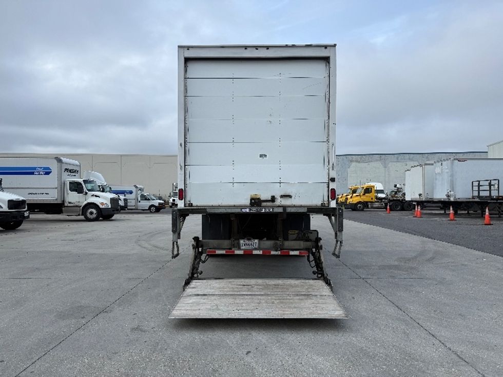 Medium Duty Box Truck-Light and Medium Duty Trucks-International-2019-4300-Hammond-LA-183,447\n\t\tmiles-$ 42,250 - Image 7
