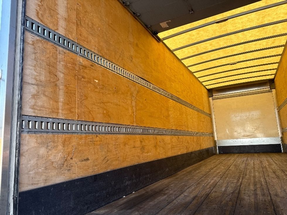 Medium Duty Box Truck-Light and Medium Duty Trucks-International-2019-4300-Harrisburg-PA-152,313\n\t\tmiles-$ 48,750 - Image 11