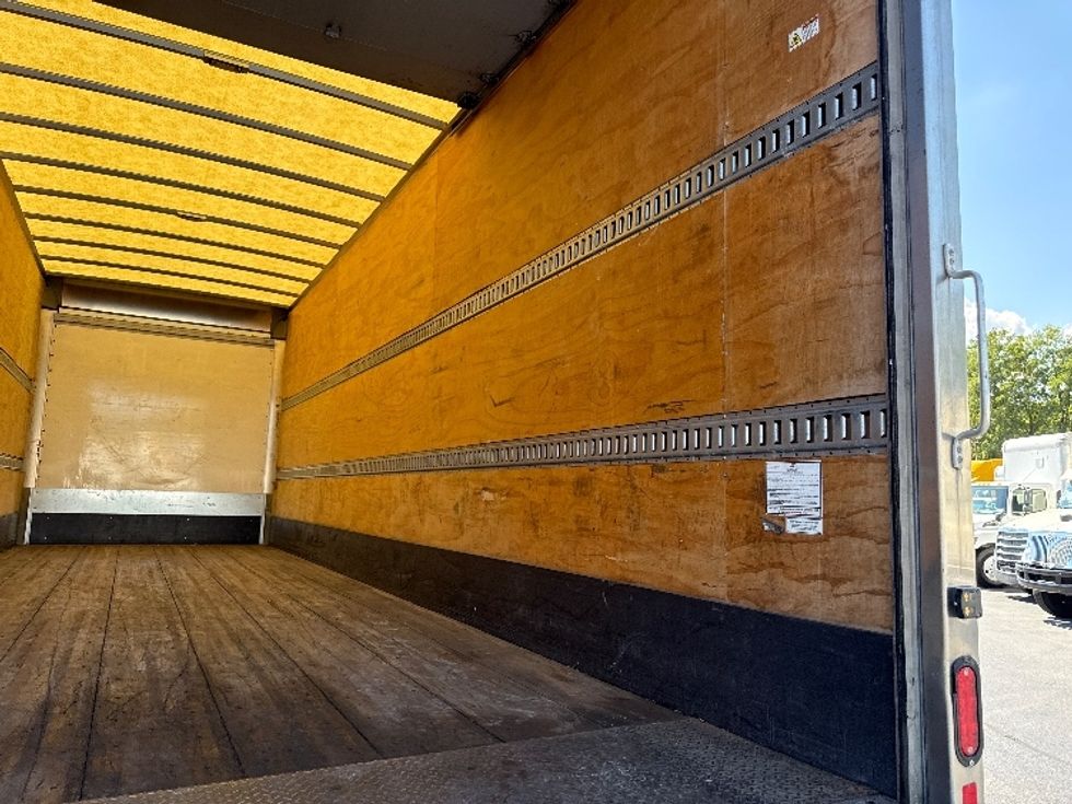 Medium Duty Box Truck-Light and Medium Duty Trucks-International-2019-4300-Harrisburg-PA-152,313\n\t\tmiles-$ 48,750 - Image 12