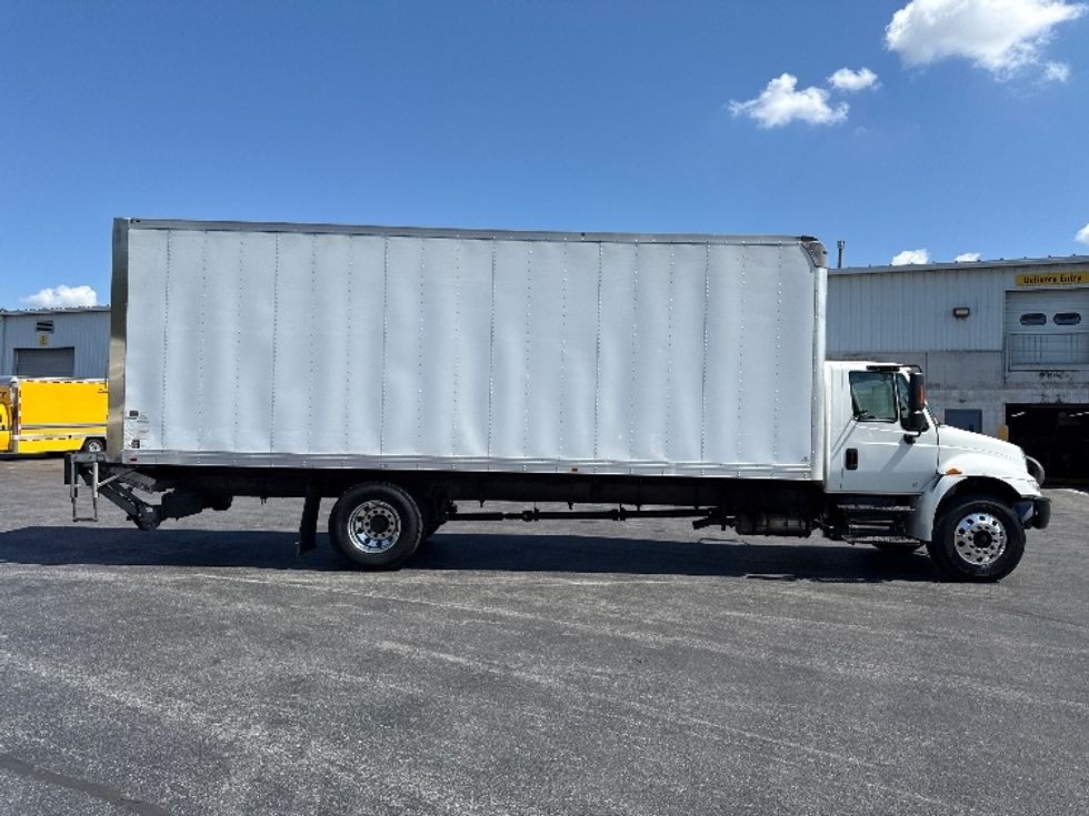 Medium Duty Box Truck-Light and Medium Duty Trucks-International-2019-4300-Harrisburg-PA-152,313\n\t\tmiles-$ 48,750 - Image 15