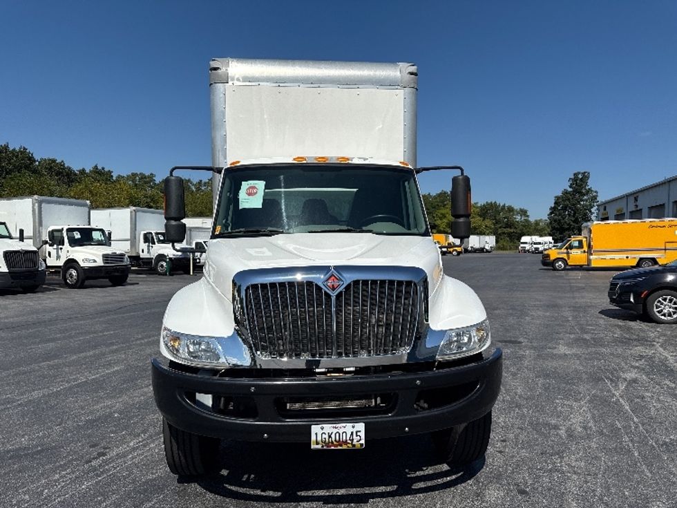 Medium Duty Box Truck-Light and Medium Duty Trucks-International-2019-4300-Harrisburg-PA-152,313\n\t\tmiles-$ 48,750 - Image 2