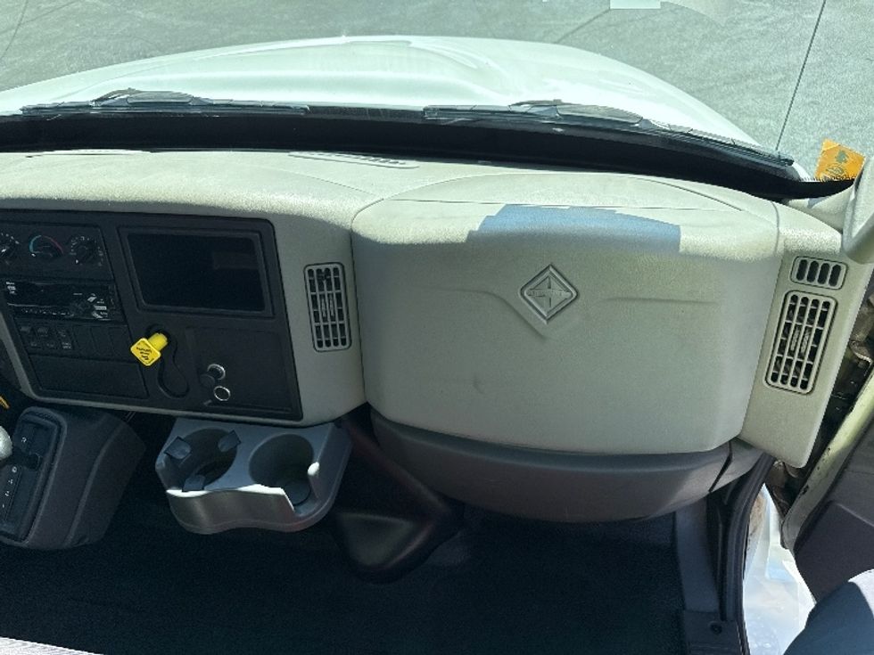 Medium Duty Box Truck-Light and Medium Duty Trucks-International-2019-4300-Harrisburg-PA-152,313\n\t\tmiles-$ 48,750 - Image 21
