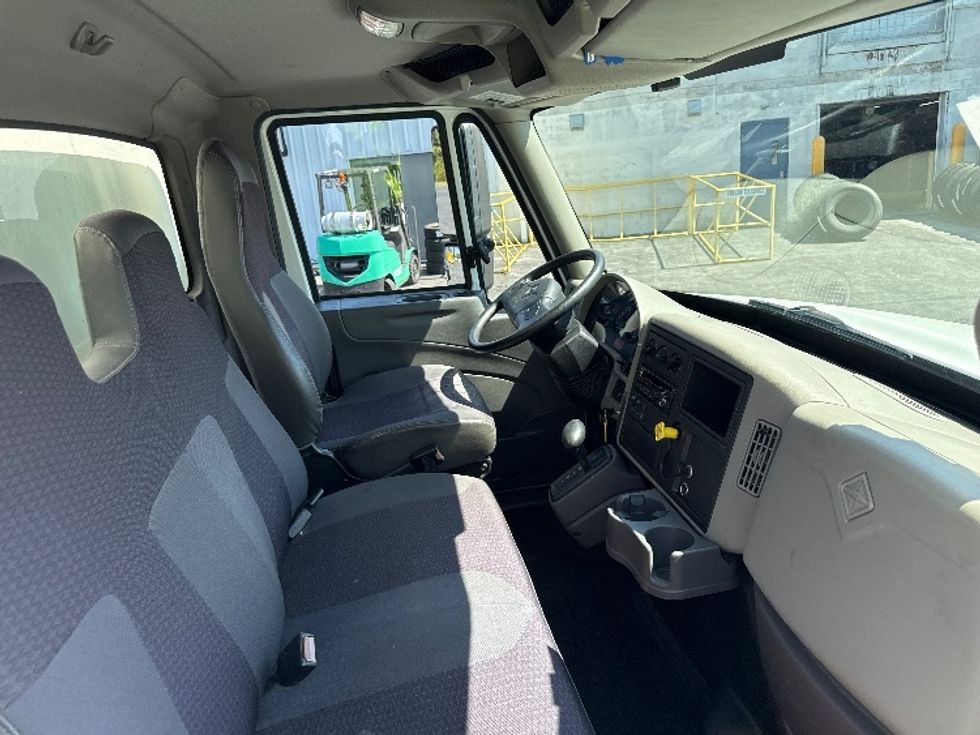 Medium Duty Box Truck-Light and Medium Duty Trucks-International-2019-4300-Harrisburg-PA-152,313\n\t\tmiles-$ 48,750 - Image 22