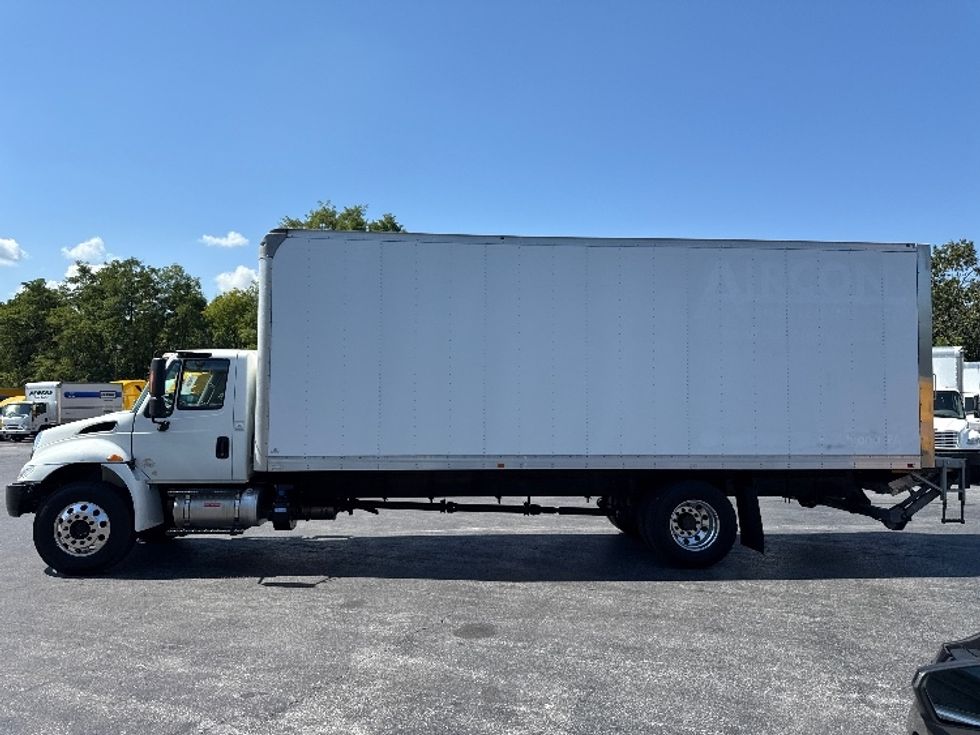 Medium Duty Box Truck-Light and Medium Duty Trucks-International-2019-4300-Harrisburg-PA-152,313\n\t\tmiles-$ 48,750 - Image 4