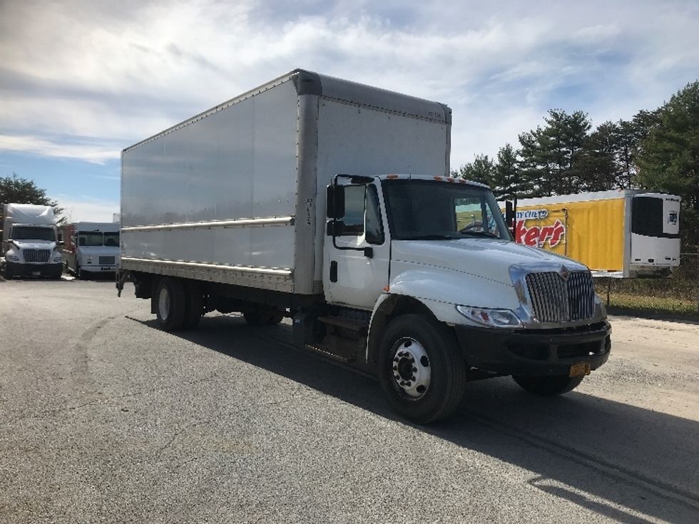 Medium Duty Box Truck-Light and Medium Duty Trucks-International-2019-4300-Harrisburg-PA-381,483\n\t\tmiles-$ 20,000 - Image 1