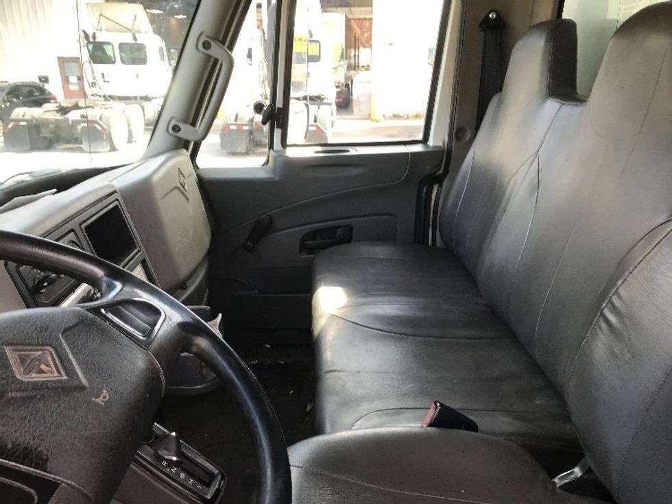 Medium Duty Box Truck-Light and Medium Duty Trucks-International-2019-4300-Harrisburg-PA-381,483\n\t\tmiles-$ 20,000 - Image 19