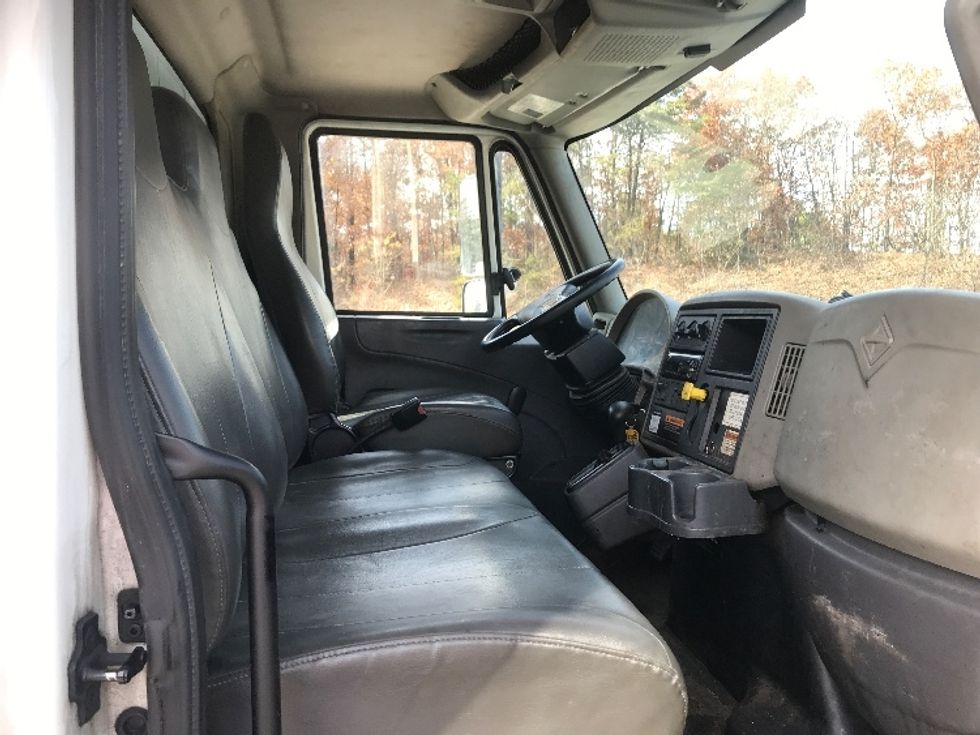 Medium Duty Box Truck-Light and Medium Duty Trucks-International-2019-4300-Harrisburg-PA-381,483\n\t\tmiles-$ 20,000 - Image 22