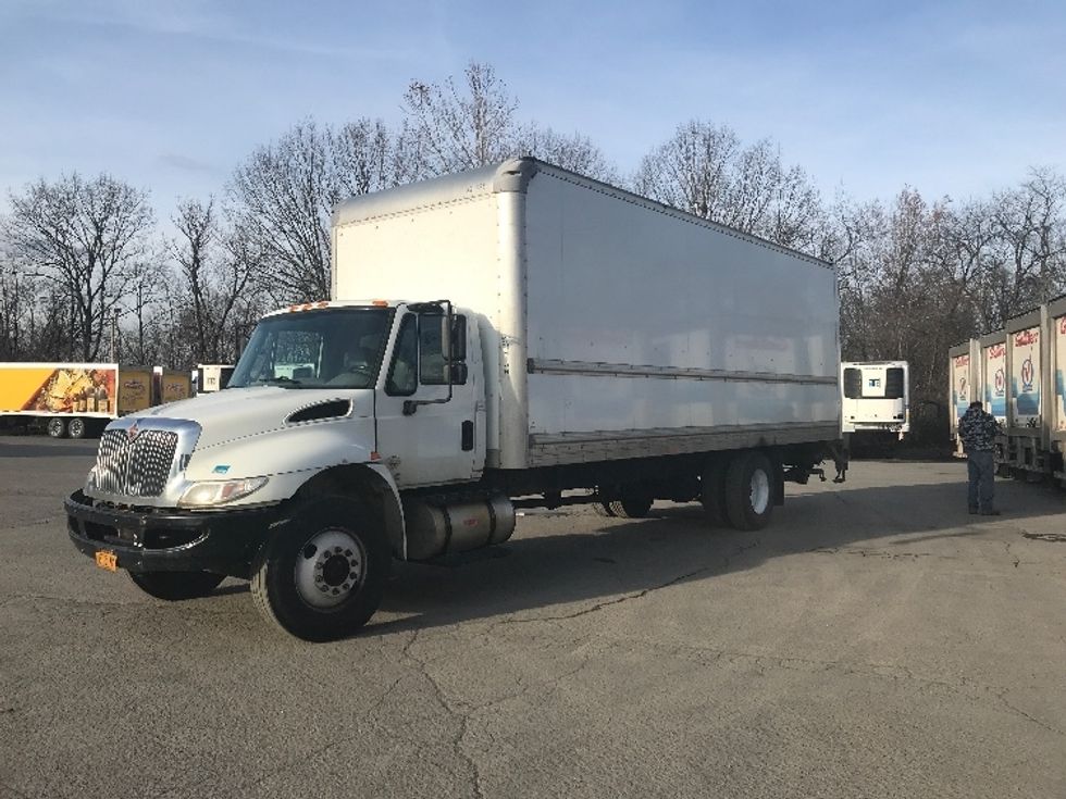 Medium Duty Box Truck-Light and Medium Duty Trucks-International-2019-4300-Harrisburg-PA-381,483\n\t\tmiles-$ 20,000 - Image 3
