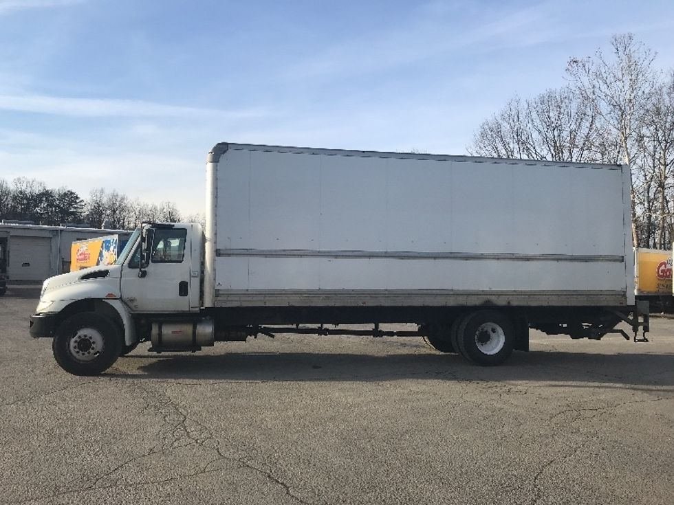Medium Duty Box Truck-Light and Medium Duty Trucks-International-2019-4300-Harrisburg-PA-381,483\n\t\tmiles-$ 20,000 - Image 4