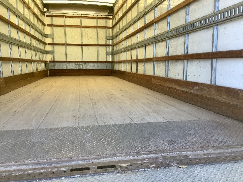 Medium Duty Box Truck-Light and Medium Duty Trucks-International-2019-4300-Jacksonville-FL-123,370\n\t\tmiles-$ 50,500 - Image 12