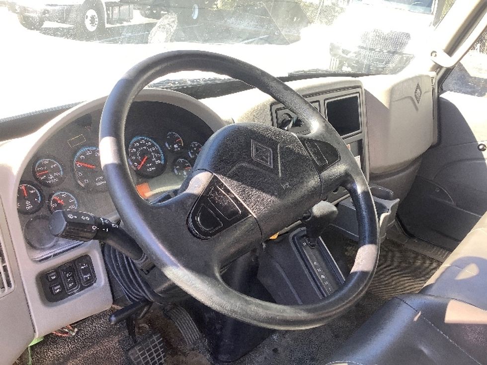 Medium Duty Box Truck-Light and Medium Duty Trucks-International-2019-4300-Jacksonville-FL-123,370\n\t\tmiles-$ 50,500 - Image 18
