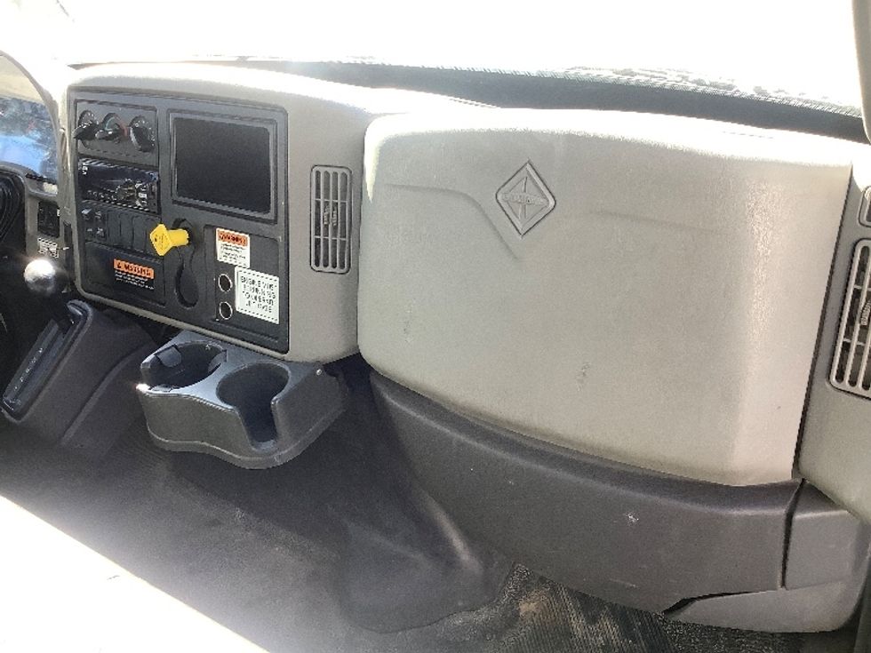 Medium Duty Box Truck-Light and Medium Duty Trucks-International-2019-4300-Jacksonville-FL-123,370\n\t\tmiles-$ 50,500 - Image 21