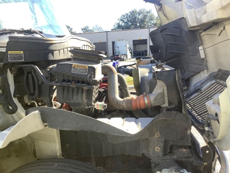 Medium Duty Box Truck-Light and Medium Duty Trucks-International-2019-4300-Jacksonville-FL-123,370\n\t\tmiles-$ 50,500 - Image 23