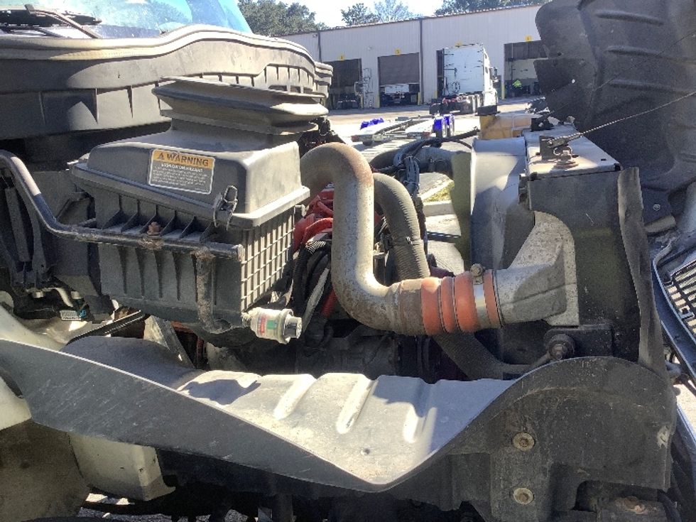 Medium Duty Box Truck-Light and Medium Duty Trucks-International-2019-4300-Jacksonville-FL-123,370\n\t\tmiles-$ 50,500 - Image 24