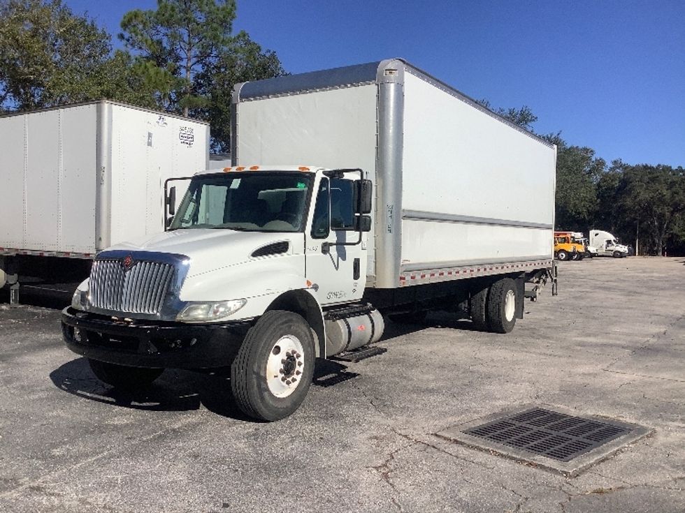 Medium Duty Box Truck-Light and Medium Duty Trucks-International-2019-4300-Jacksonville-FL-123,370\n\t\tmiles-$ 50,500 - Image 3