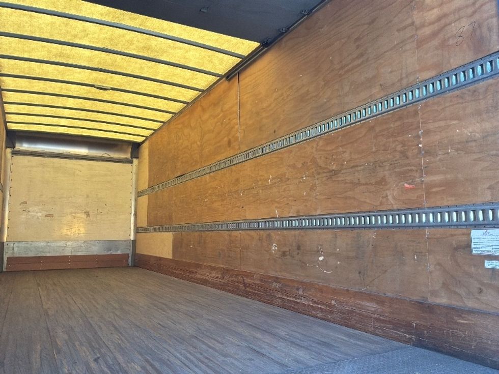 Medium Duty Box Truck-Light and Medium Duty Trucks-International-2019-4300-Jacksonville-FL-137,823\n\t\tmiles-$ 51,750 - Image 12