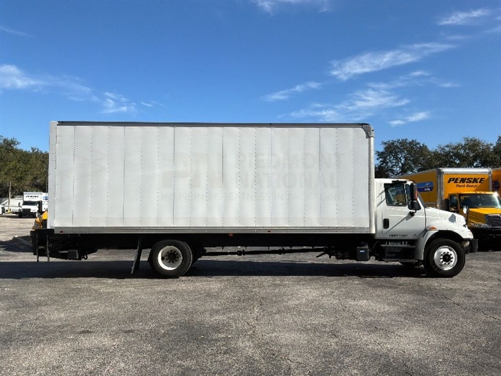 Medium Duty Box Truck-Light and Medium Duty Trucks-International-2019-4300-Jacksonville-FL-137,823\n\t\tmiles-$ 51,750 - Image 15