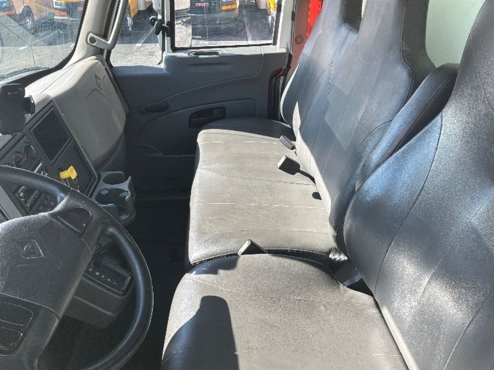 Medium Duty Box Truck-Light and Medium Duty Trucks-International-2019-4300-Jacksonville-FL-137,823\n\t\tmiles-$ 51,750 - Image 19