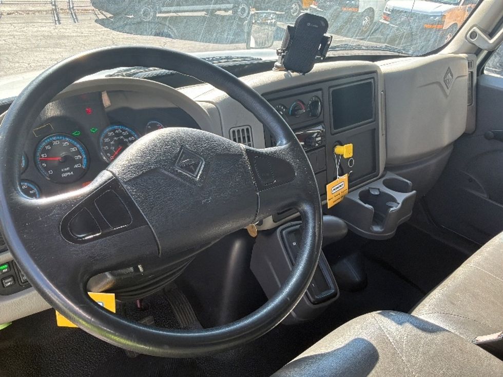 Medium Duty Box Truck-Light and Medium Duty Trucks-International-2019-4300-Jacksonville-FL-137,823\n\t\tmiles-$ 51,750 - Image 17