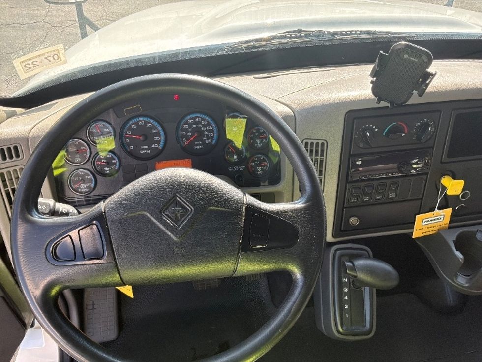 Medium Duty Box Truck-Light and Medium Duty Trucks-International-2019-4300-Jacksonville-FL-137,823\n\t\tmiles-$ 51,750 - Image 18