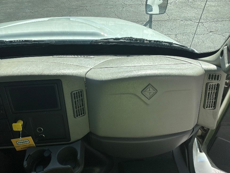 Medium Duty Box Truck-Light and Medium Duty Trucks-International-2019-4300-Jacksonville-FL-137,823\n\t\tmiles-$ 51,750 - Image 21
