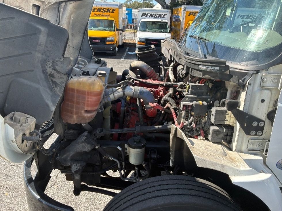 Medium Duty Box Truck-Light and Medium Duty Trucks-International-2019-4300-Jacksonville-FL-137,823\n\t\tmiles-$ 51,750 - Image 24