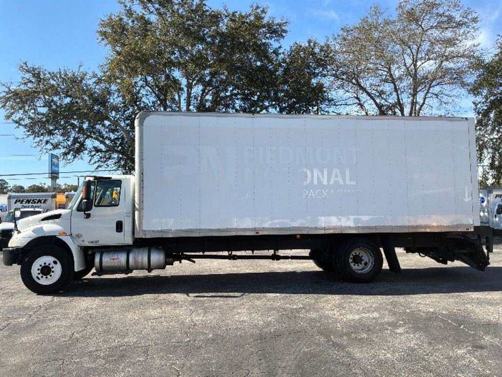 Medium Duty Box Truck-Light and Medium Duty Trucks-International-2019-4300-Jacksonville-FL-137,823\n\t\tmiles-$ 51,750 - Image 4