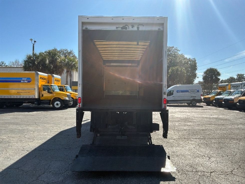 Medium Duty Box Truck-Light and Medium Duty Trucks-International-2019-4300-Jacksonville-FL-137,823\n\t\tmiles-$ 51,750 - Image 9