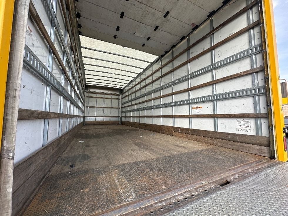 Medium Duty Box Truck-Light and Medium Duty Trucks-International-2019-4300-Jessup-MD-182,892\n\t\tmiles-$ 41,750 - Image 12