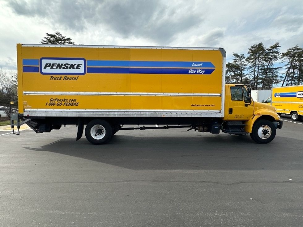 Medium Duty Box Truck-Light and Medium Duty Trucks-International-2019-4300-Jessup-MD-182,892\n\t\tmiles-$ 41,750 - Image 15