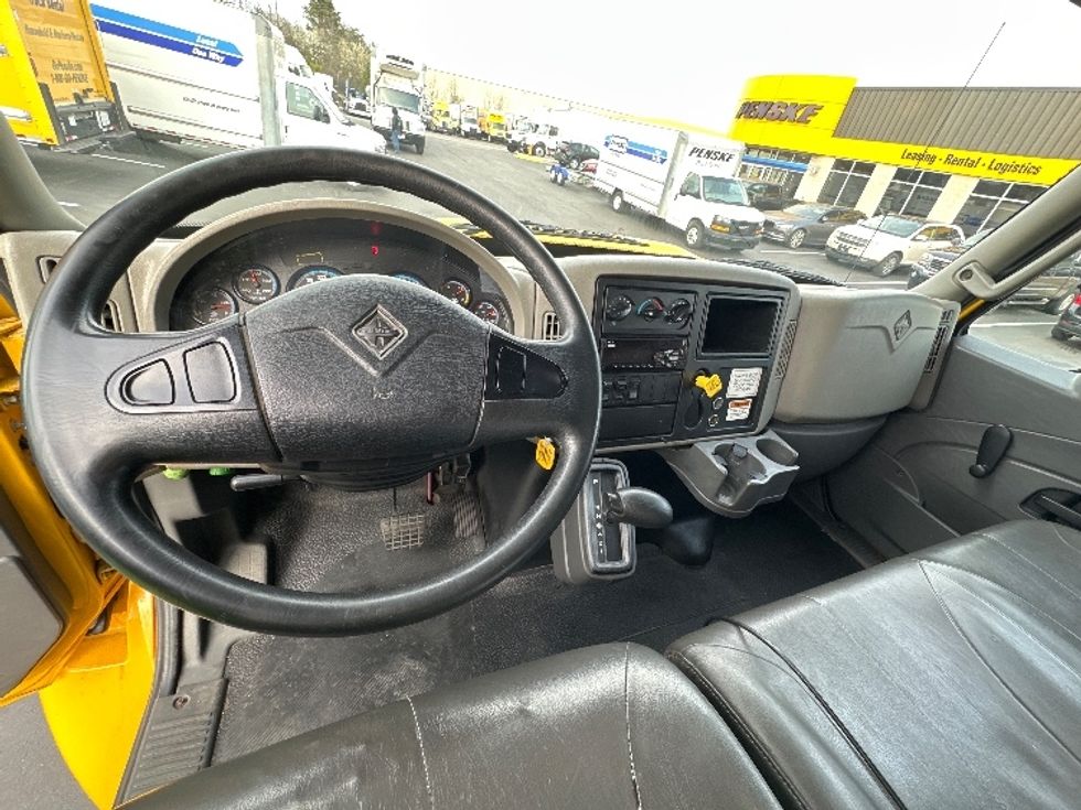 Medium Duty Box Truck-Light and Medium Duty Trucks-International-2019-4300-Jessup-MD-182,892\n\t\tmiles-$ 41,750 - Image 17