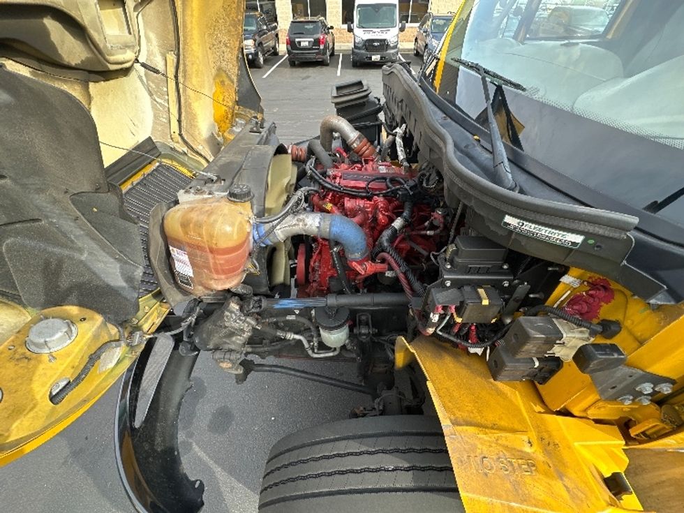 Medium Duty Box Truck-Light and Medium Duty Trucks-International-2019-4300-Jessup-MD-182,892\n\t\tmiles-$ 41,750 - Image 24