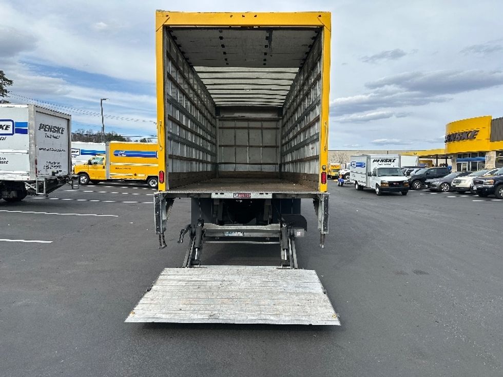Medium Duty Box Truck-Light and Medium Duty Trucks-International-2019-4300-Jessup-MD-182,892\n\t\tmiles-$ 41,750 - Image 9
