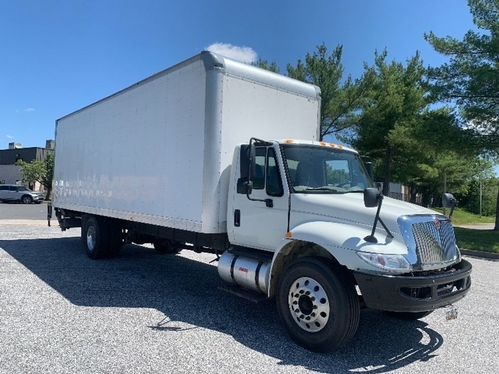 Medium Duty Box Truck-Light and Medium Duty Trucks-International-2019-4300-Jessup-MD-261,887\n\t\tmiles-$ 29,500 - Image 1